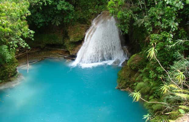 imagem n.1 de Ocho Rios: Aventura nas cataratas secretas Blue Hole com transferes atividade em Jamaica, carregada pelo fornecedor