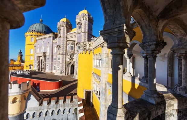 Immagine nº 1 di Lisbona: Tour privato di mezza giornata di Sintra con il Palazzo Pena attività a Sintra, caricata dal fornitore