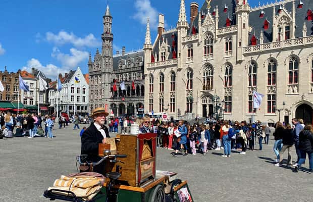 imagen n.º 1 de Lo mejor de Brujas, barco, cerveza y chocolate Excursión de un día desde París actividad en París, subida por el proveedor