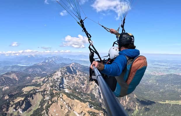 Bild Nr. 1 von Lenggries: Tandem-Gleitschirmflug Aktivität in Bayern, hochgeladen vom Anbieter