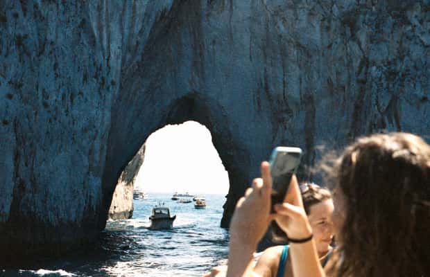 bild nr.1 av Från Positano: Dagsutflykt till Capri - Gruppresa med båt aktivitet i Kampanien, uppladdad av arrangören