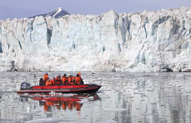 Bild Nr. 1 von Longyearbyen: Pyramiden & Gletscher-Arktis-Bootstour Aktivität in Norwegen, hochgeladen vom Anbieter