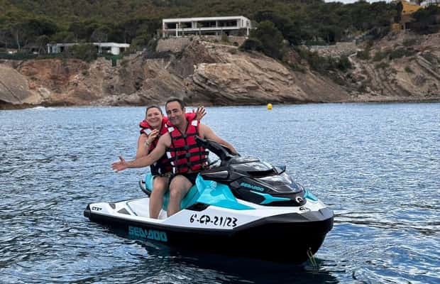 imagen n.º 1 de Altea: Excursión en moto de agua sin licencia 60 minutos actividad en Altea, subida por el proveedor