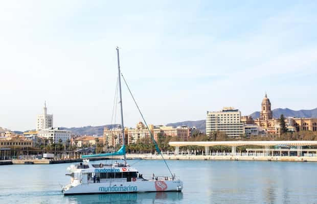 bild nr.1 av Malaga: Katamaransegling med simning och Paella-lunch aktivitet i Málaga, uppladdad av arrangören
