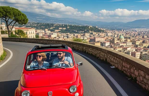 imagem n.1 de Nápoles: Tour particular panorâmico em Vintage Fiat 500 ou 600 atividade em Nápoles, carregada pelo fornecedor