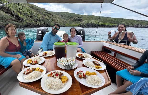 image n.1 of Santa Fe Tour + Hidden Beach activity in Galápagos Islands, uploaded by supplier