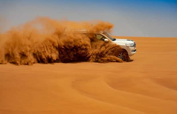 Immagine nº 1 di Dubai: Safari nel deserto con cena barbecue attività a Oman, caricata dal fornitore