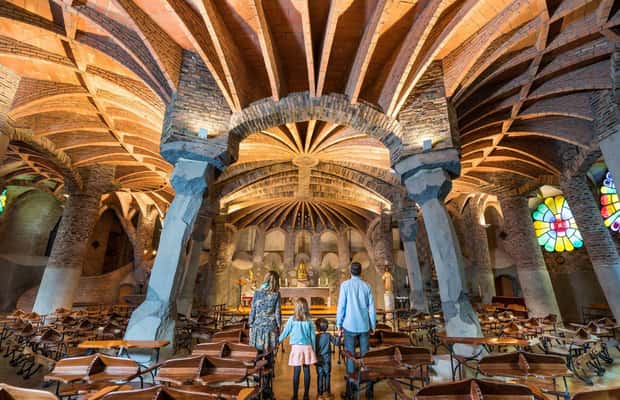 imagem n.1 de Destaques Visita guiada à Cripta de Gaudí e à Colónia Güell atividade em Barcelona, carregada pelo fornecedor