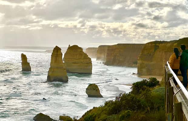 imagem n.1 de De Melbourne: Tour particular pelos 12 apóstolos e pela Great Ocean Road atividade em Melbourne, carregada pelo fornecedor