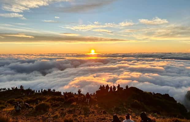 billede nr.1 af aktiviteten Madeira: Solopgangsvandring Transfer til Pico do Arieiro (PR1) i Madeira, uploadet af udbyder