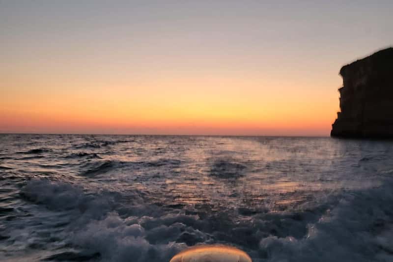 Malta & Gozo: Sunset Boat Tour with Drinks and Music