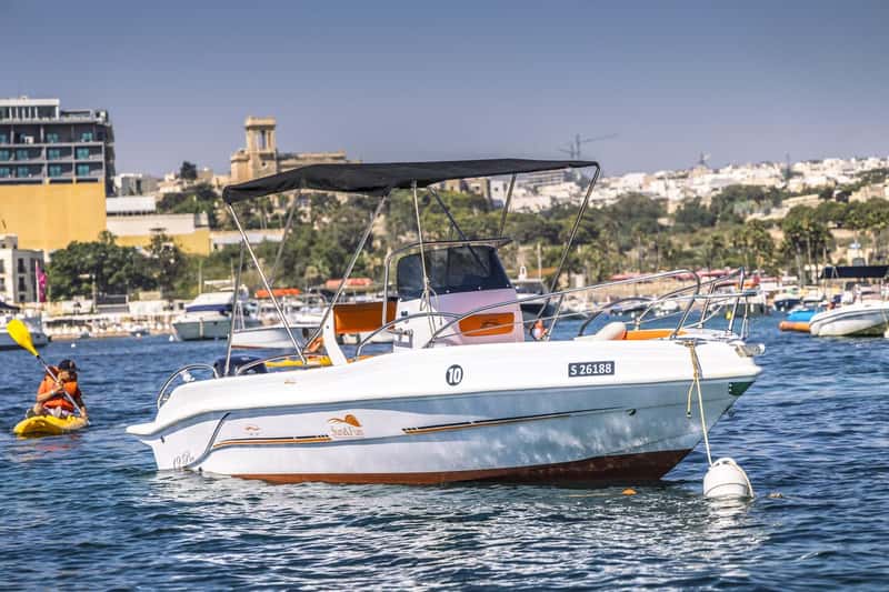 St Julian's: Private Boat Charter with Captain