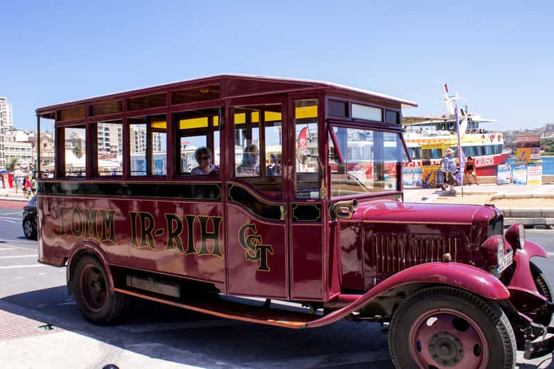 Malta: Vintage Bus Ride through the Three Cities