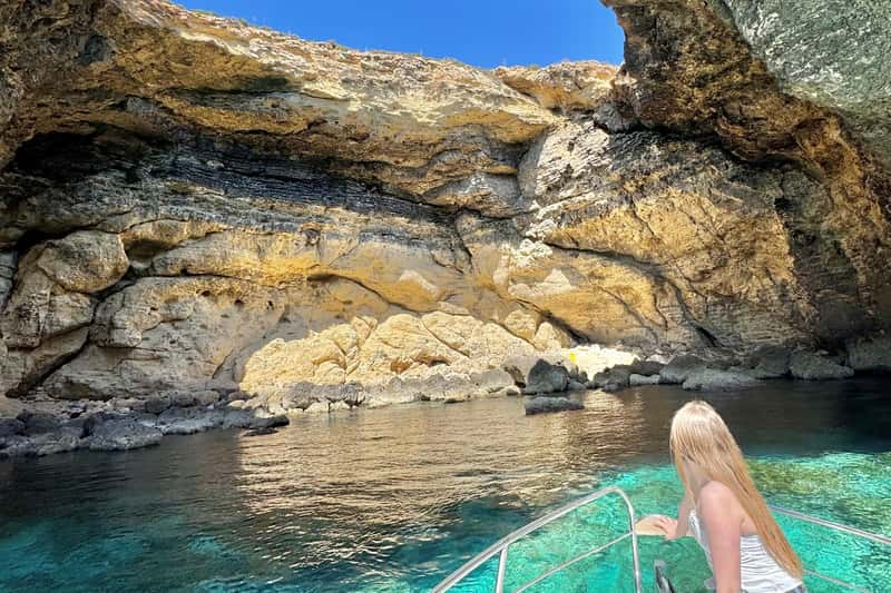Private Boat Trip: Explore Comino, Blue Lagoon & Santa Maria