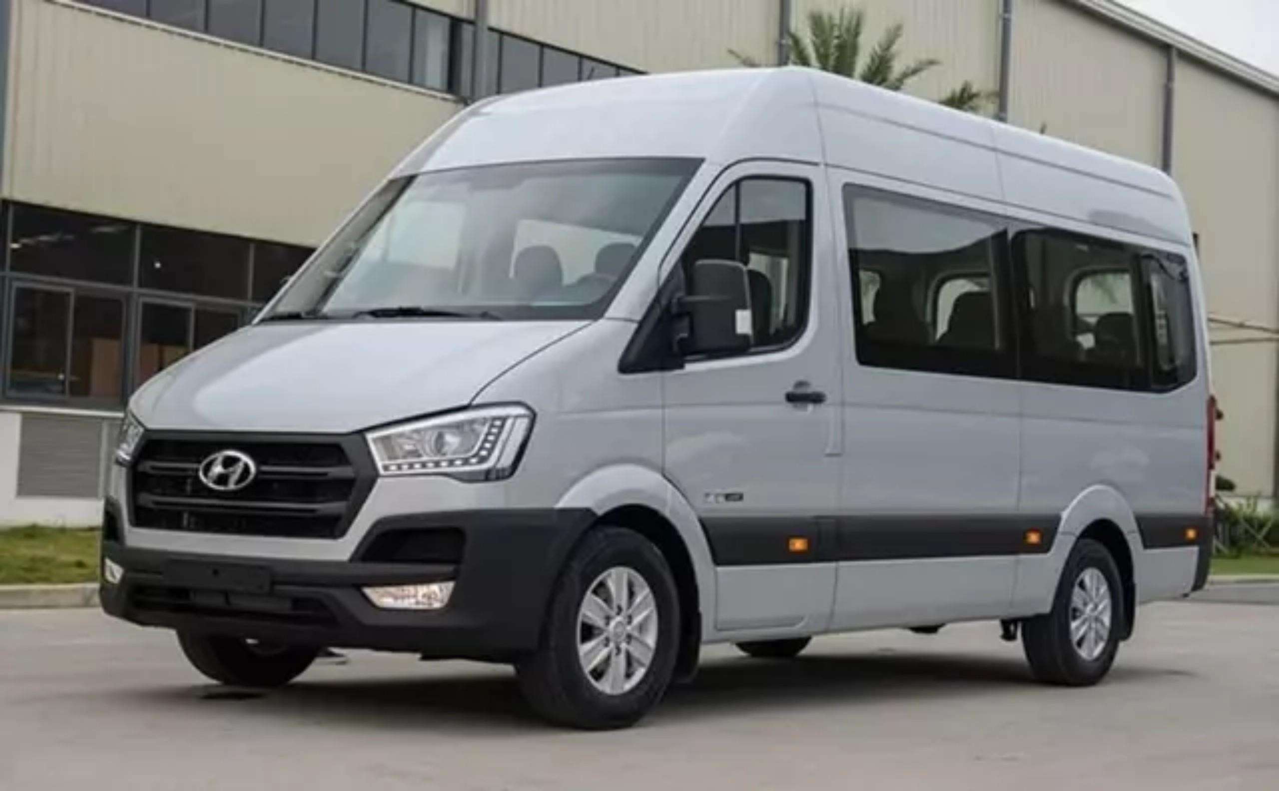 Transfer von Hoi An zum Flughafen oder Bahnhof Da Nang. - Hizvo