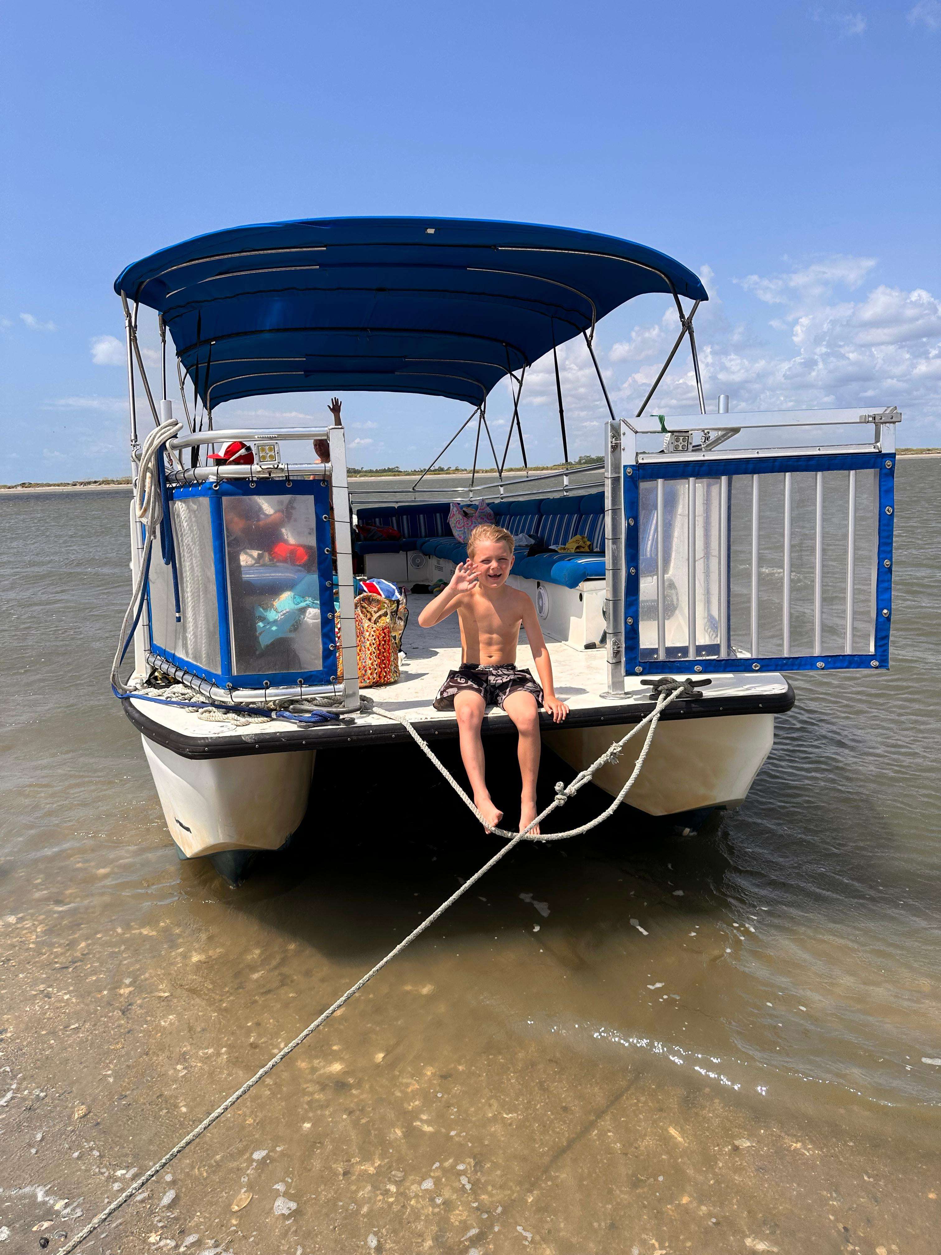 Folly Beach, gita mattutina in barca con i delfini all'isola di Morris - Hizvo