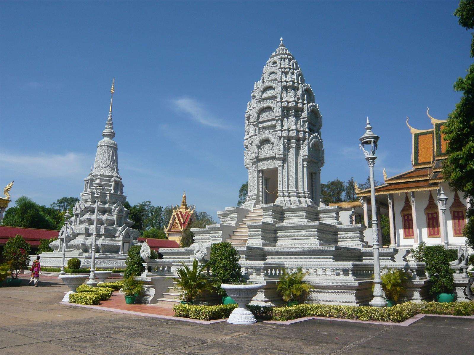 Tour della città di Phnom Penh + Gita in barca sul fiume Mekong - Hizvo