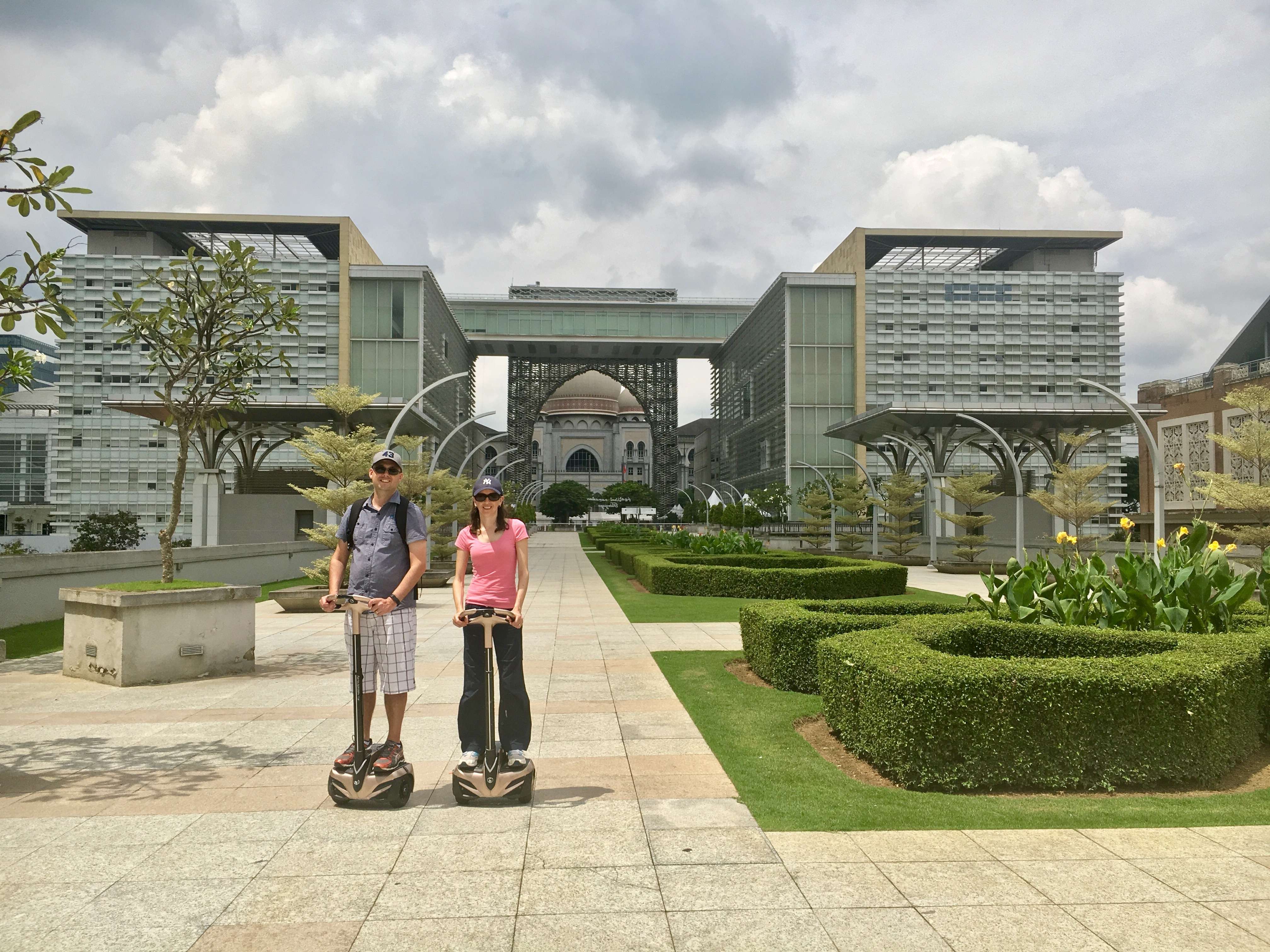Putrajaya Şehri Bahçe Keşif Segway Turunda - Hizvo