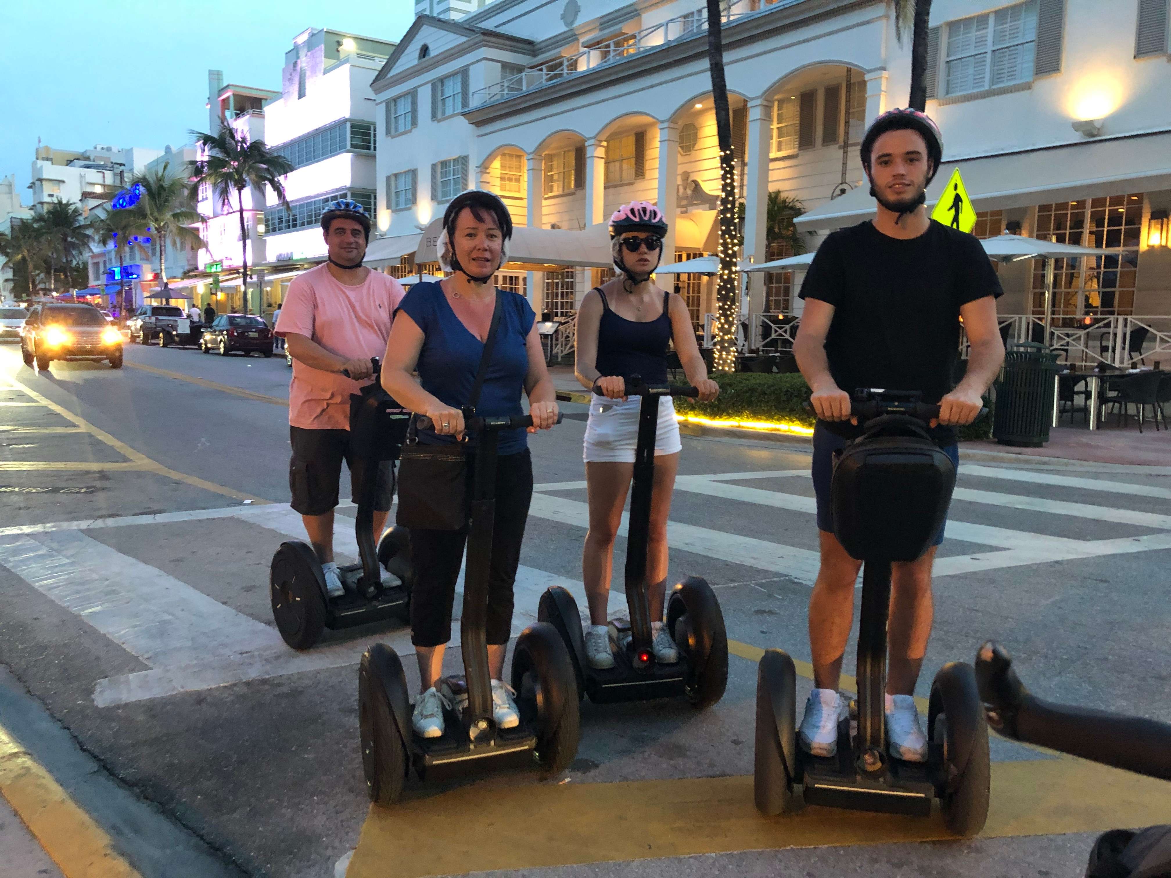 Tour notturno panoramico in Segway di Miami e South Beach - Hizvo