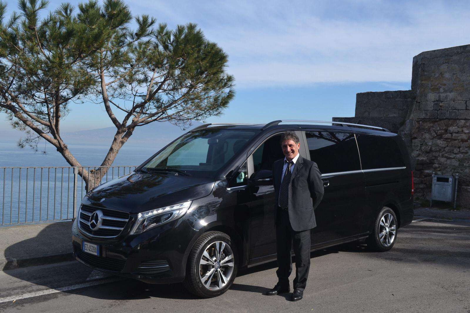 Privétransfer van luchthaven / station Napels naar Sorrento - Hizvo
