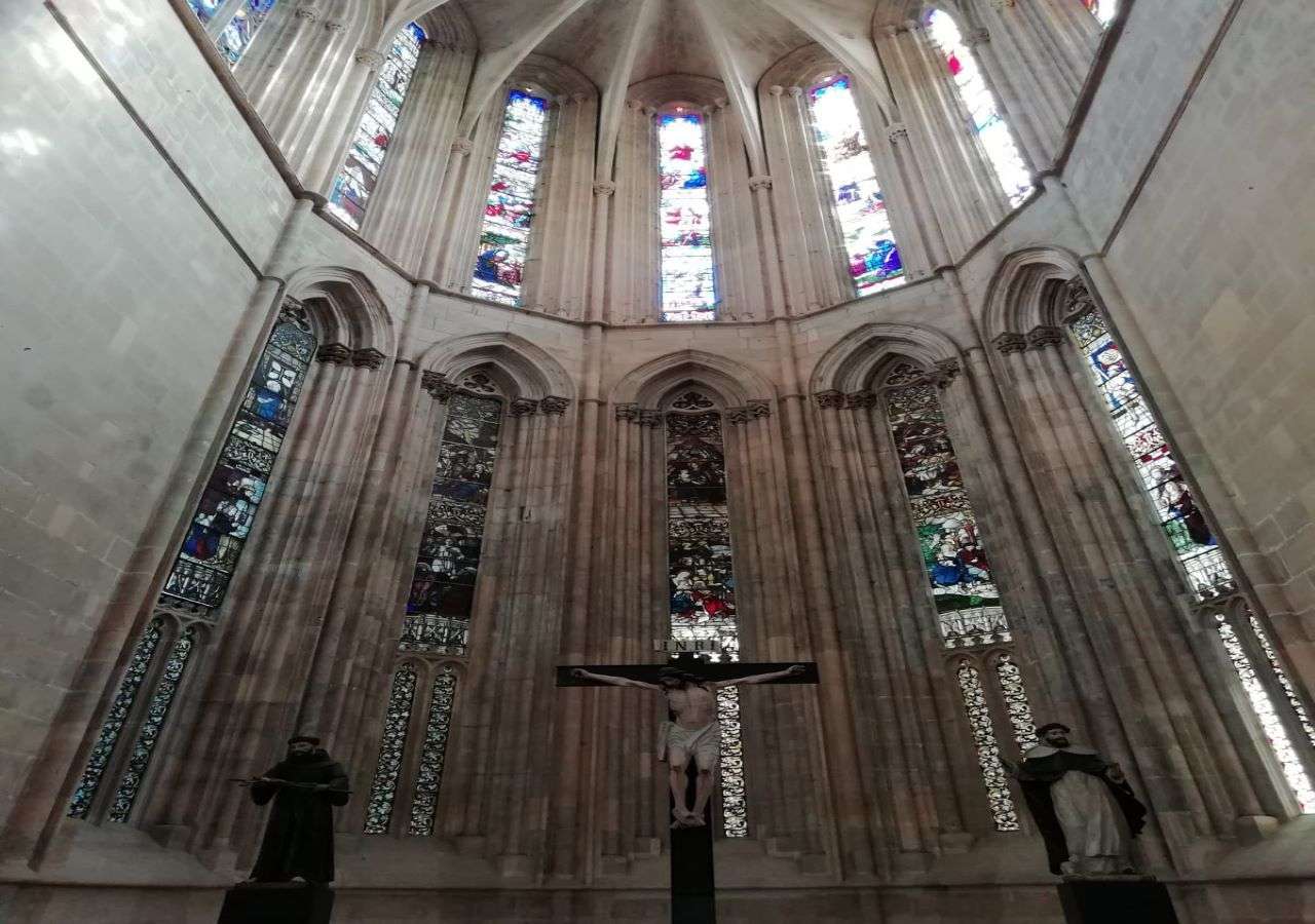 Lisbona, visita guidata privata di Tomar, Batalha e Alcobaça - Hizvo
