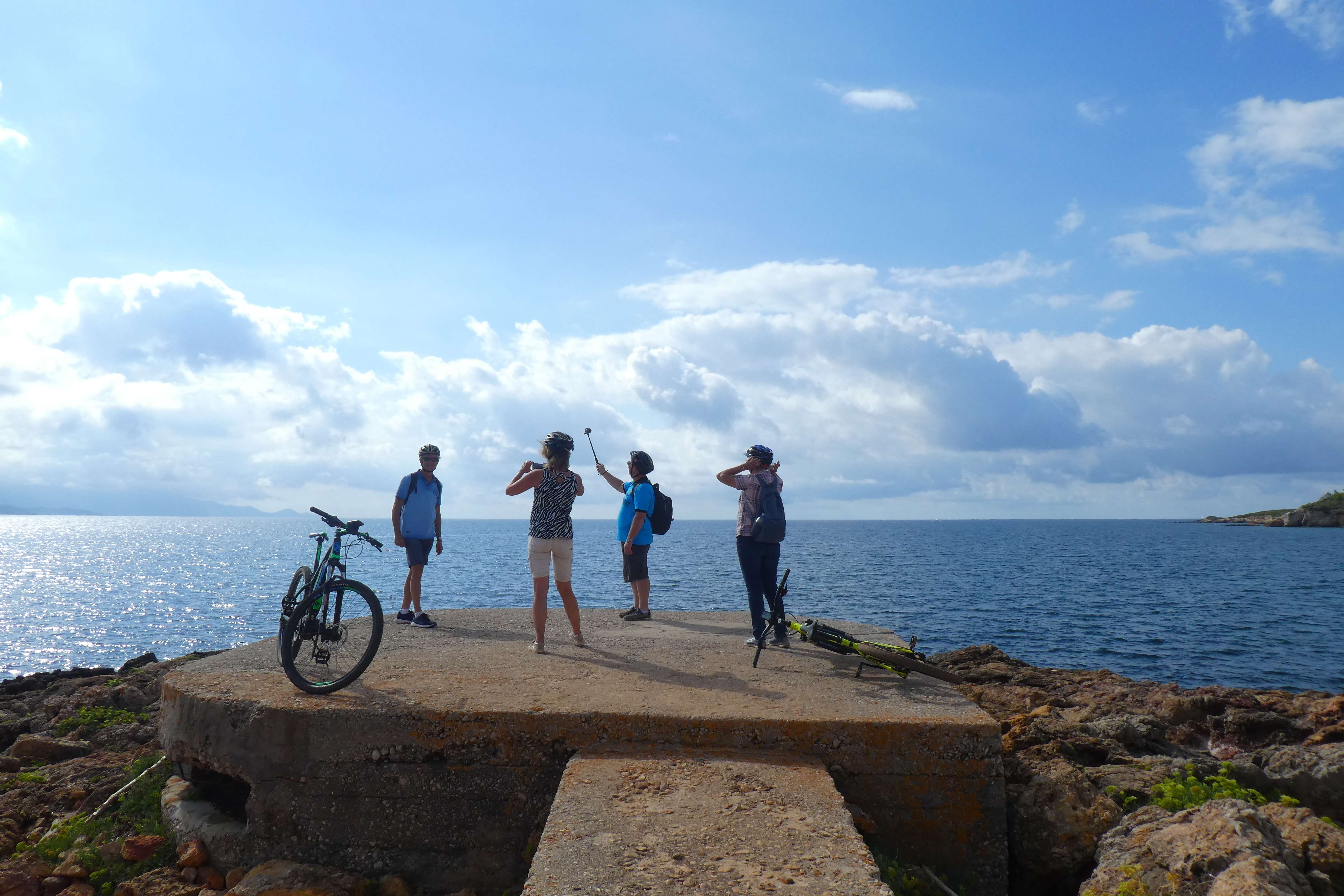 Alghero, e-biketocht over kleine stranden met aperitivo - Hizvo