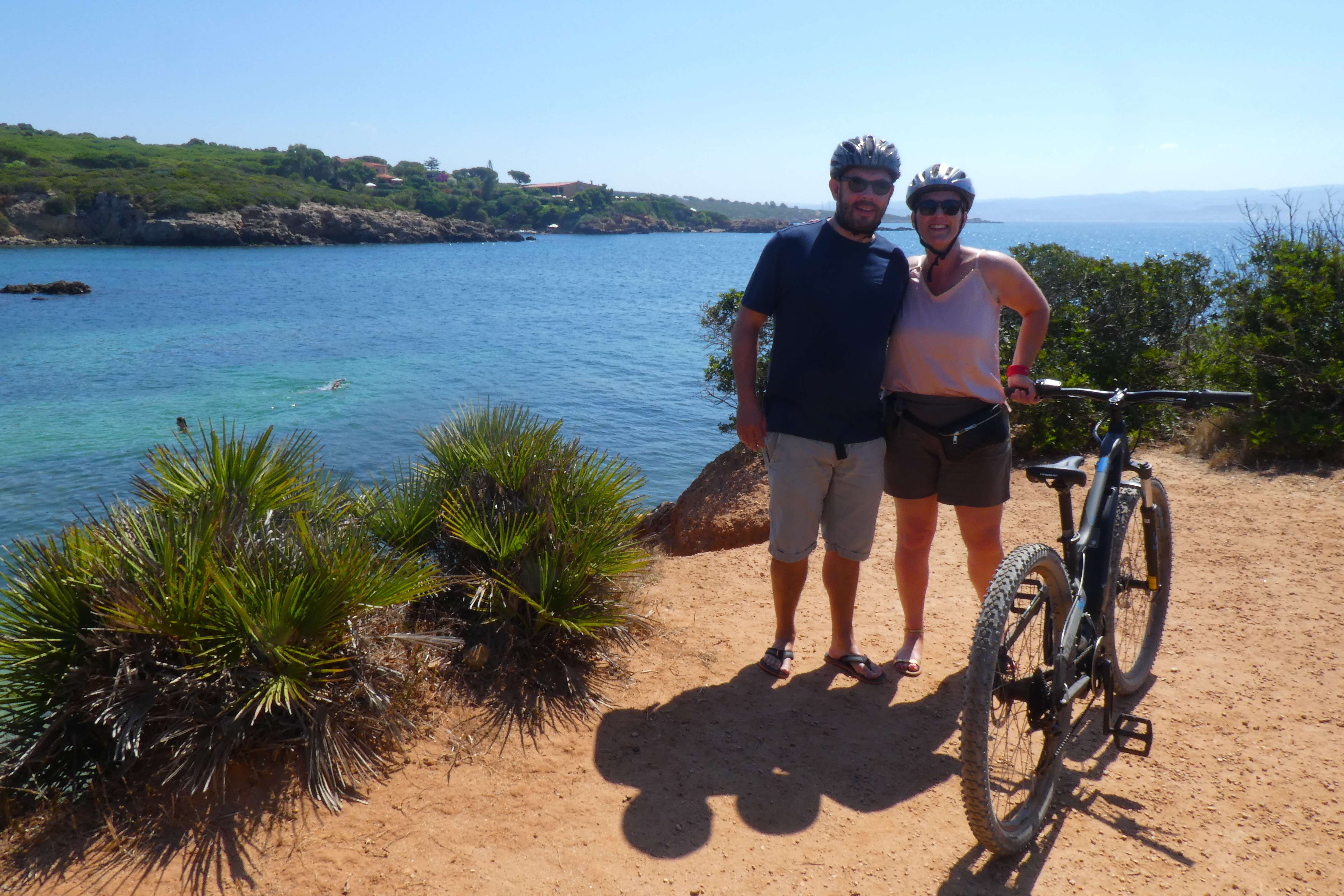 Alghero, e-biketocht over kleine stranden met aperitivo - Hizvo