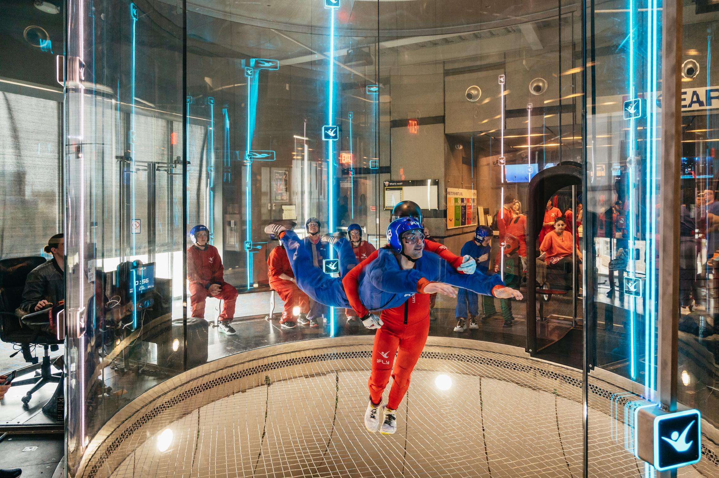 Expérience de voyage iFLY Minneapolis pour la première fois - Hizvo