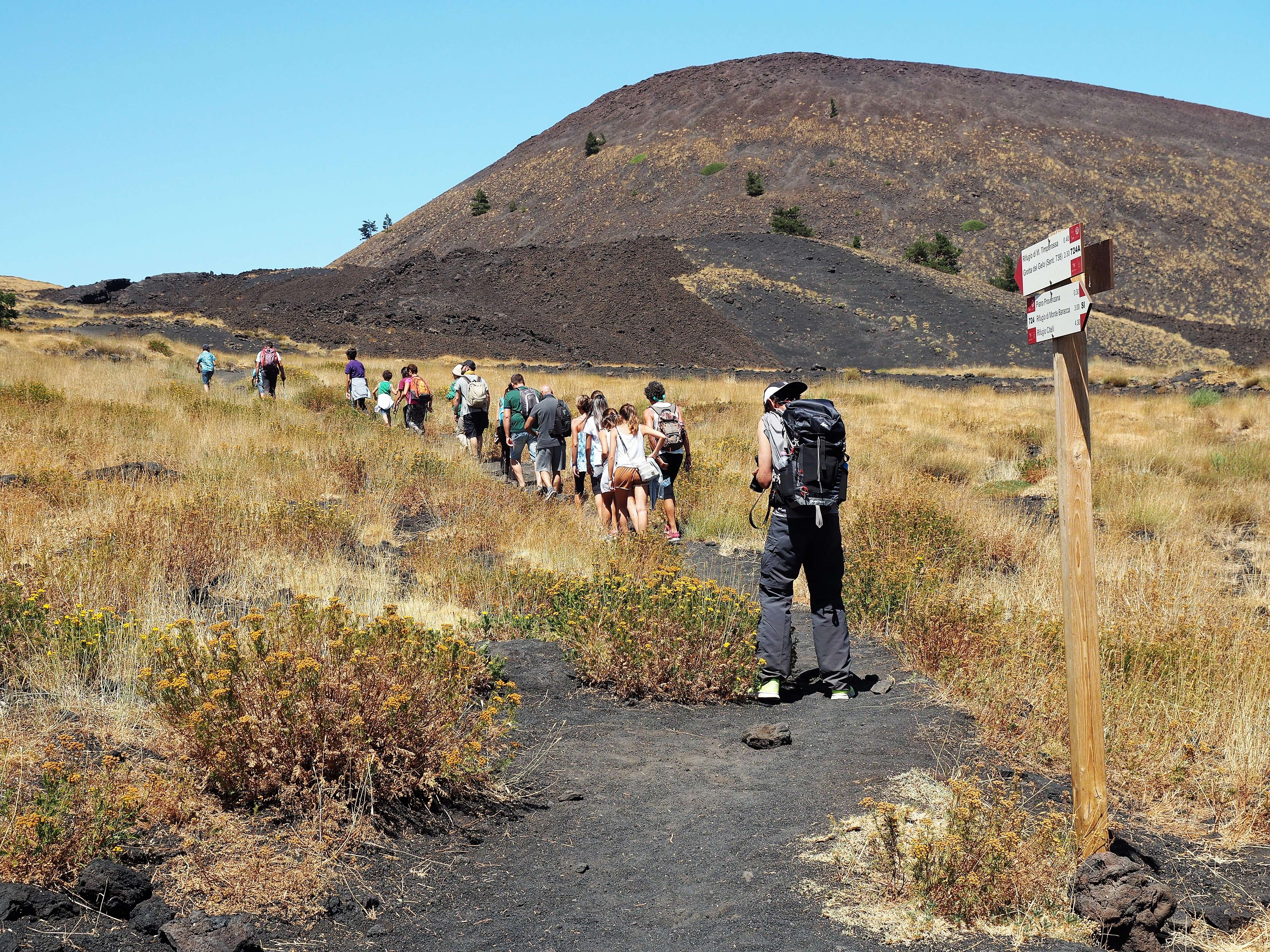 Sicilia, Escursione Guidata ai Crateri del Versante Nord dell'Etna - Hizvo