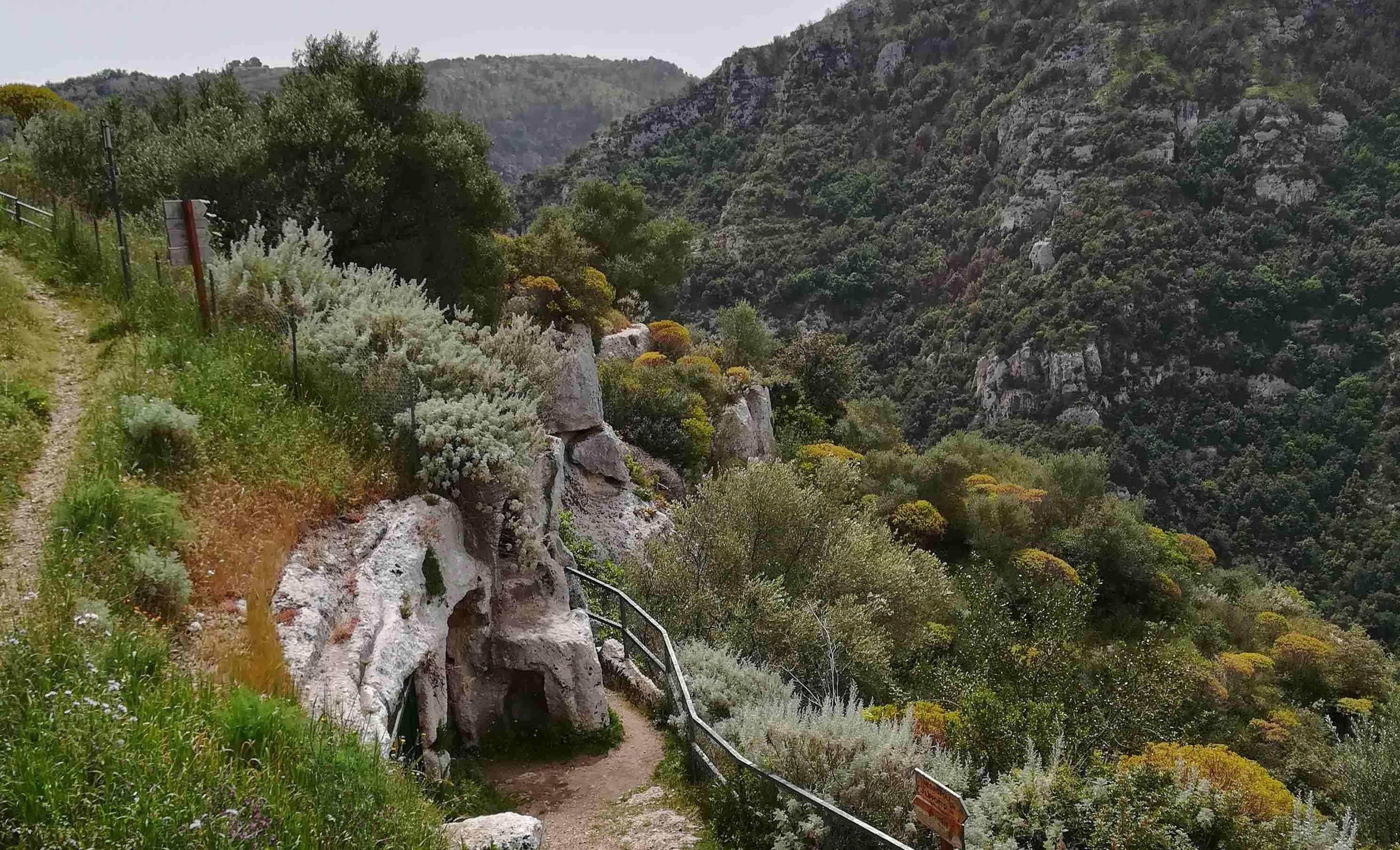Ferla, visite UNESCO de la réserve naturelle de Pantalica avec arrêt baignade - Hizvo