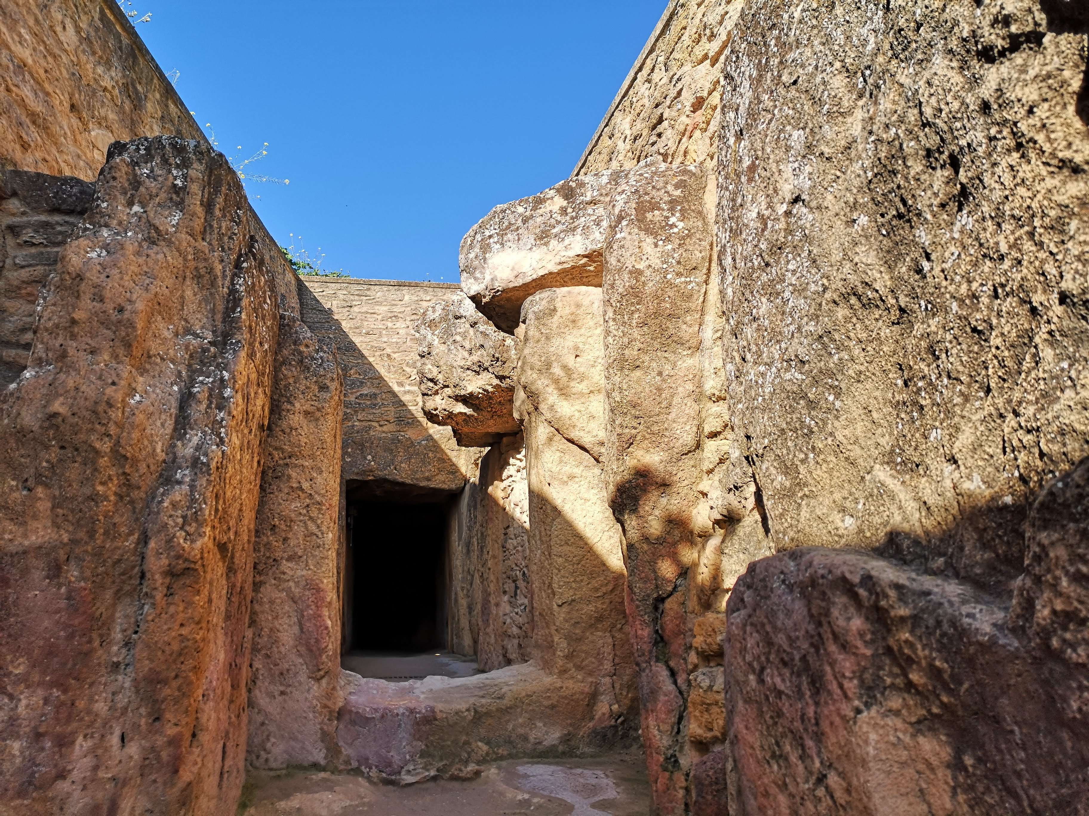 Excursion guidée d'une journée à Malaga, aux dolmens et à El Torcal de Antequera - Hizvo