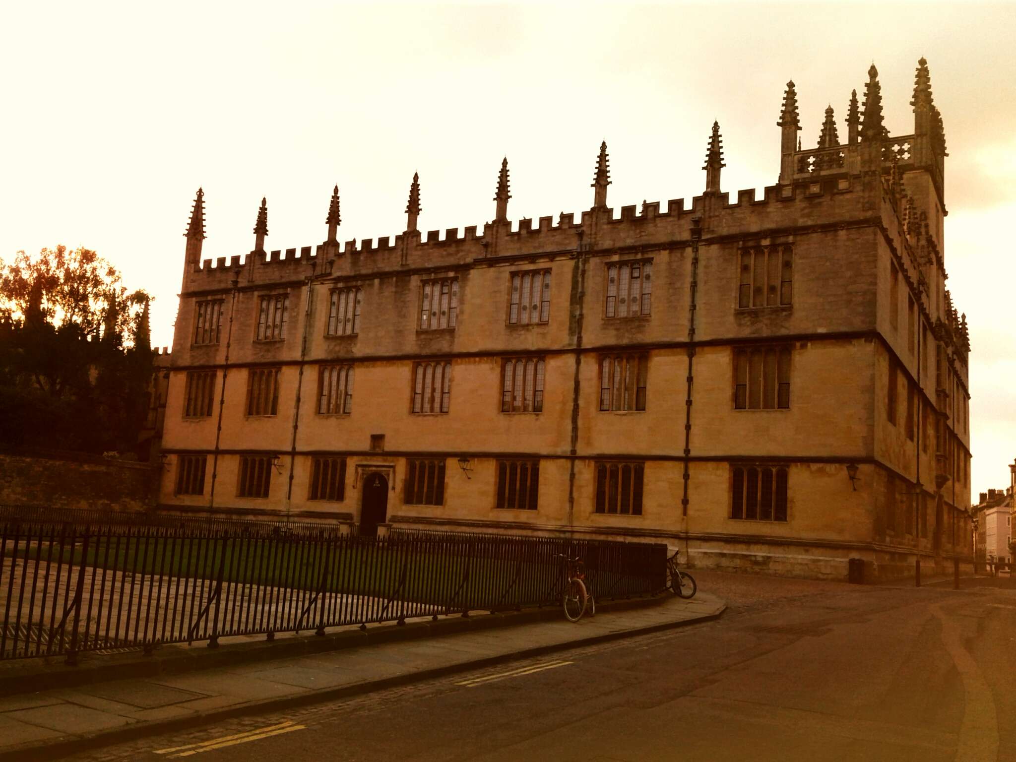 Oxford, University Tour for Prospective Students - Hizvo