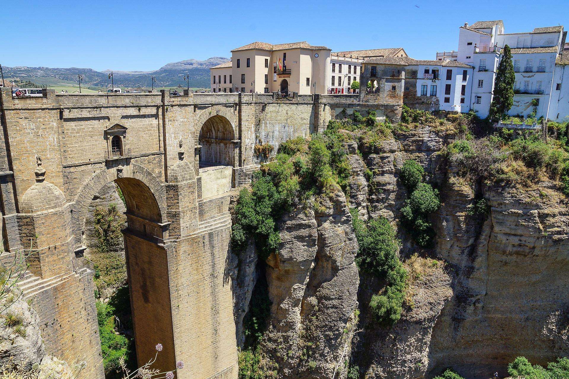 Depuis Cadix, Ronda et Arcos de la Frontera : excursion privée d'une journée - Hizvo