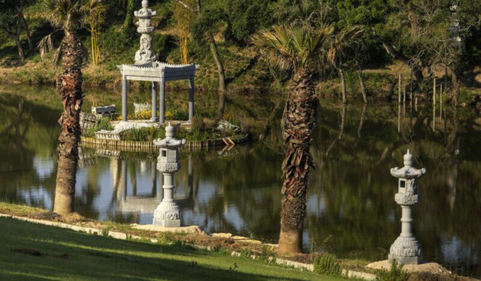 Da Lisbona, gita privata di un giorno a Budha Eden, Obidos e Nazaré - Hizvo