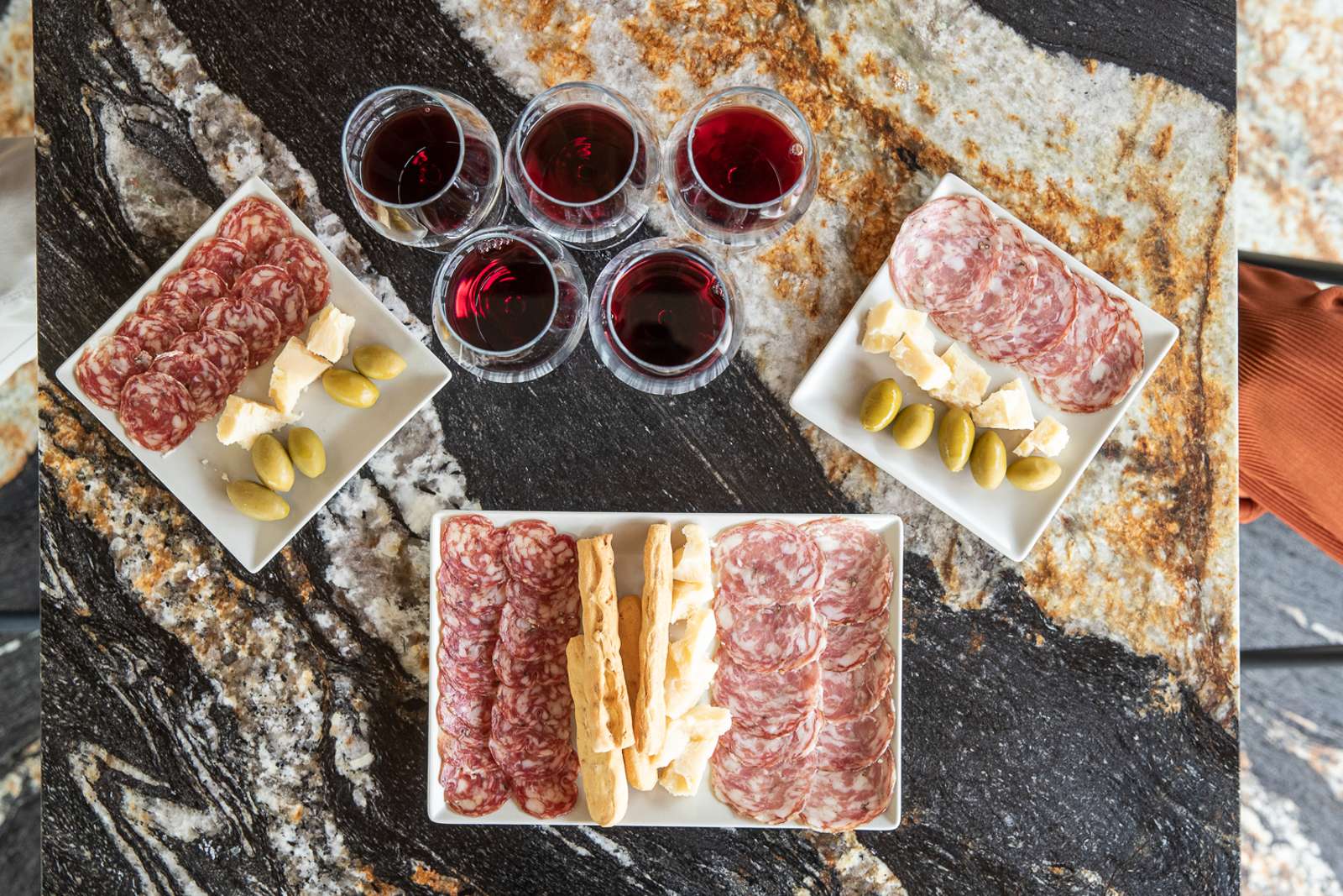 Lazise, Vineyard Tour and Organic Wine Tasting - Hizvo