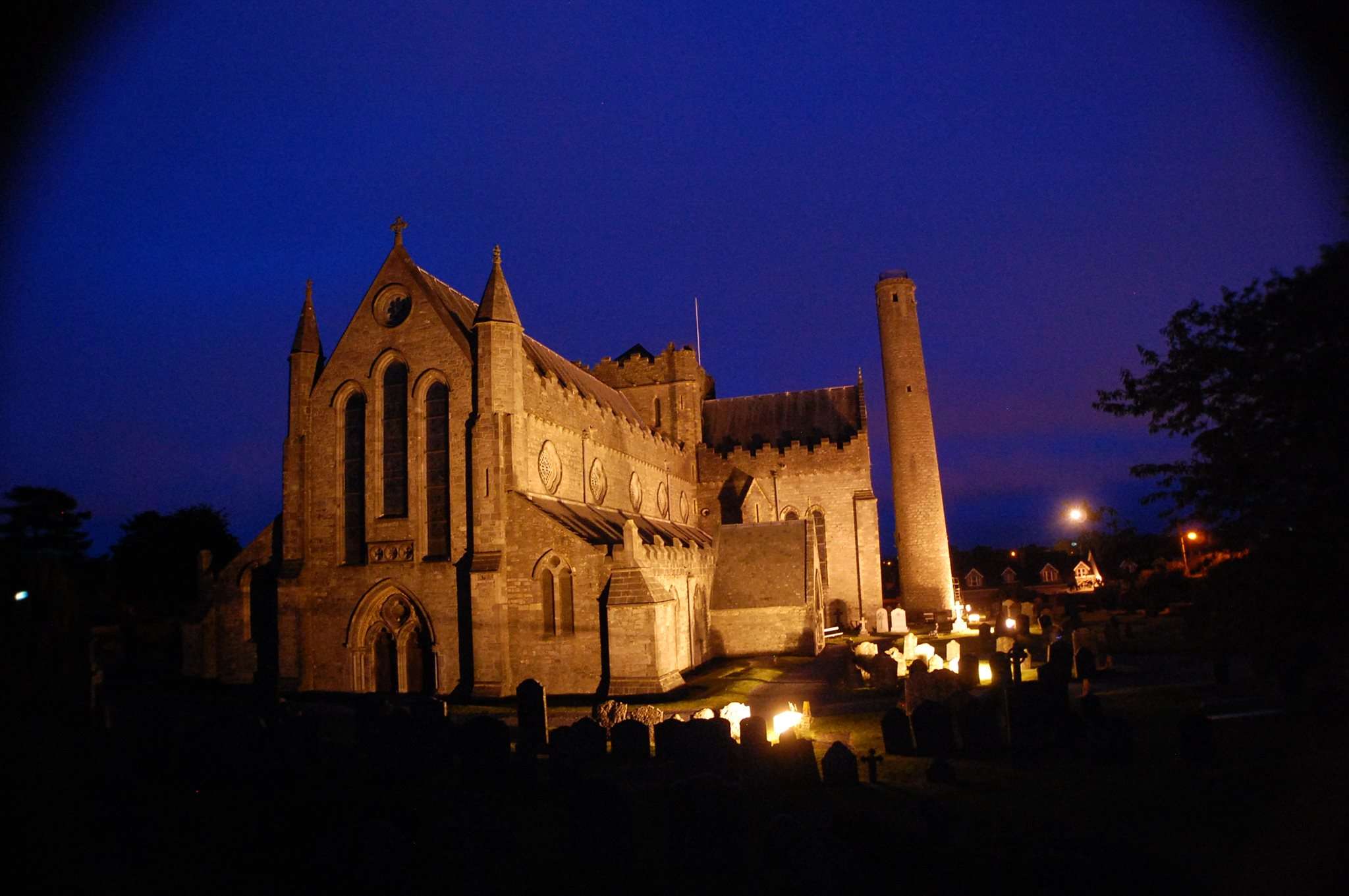 Kilkenny, Catedral de St Canice e subida à torre redonda - Hizvo
