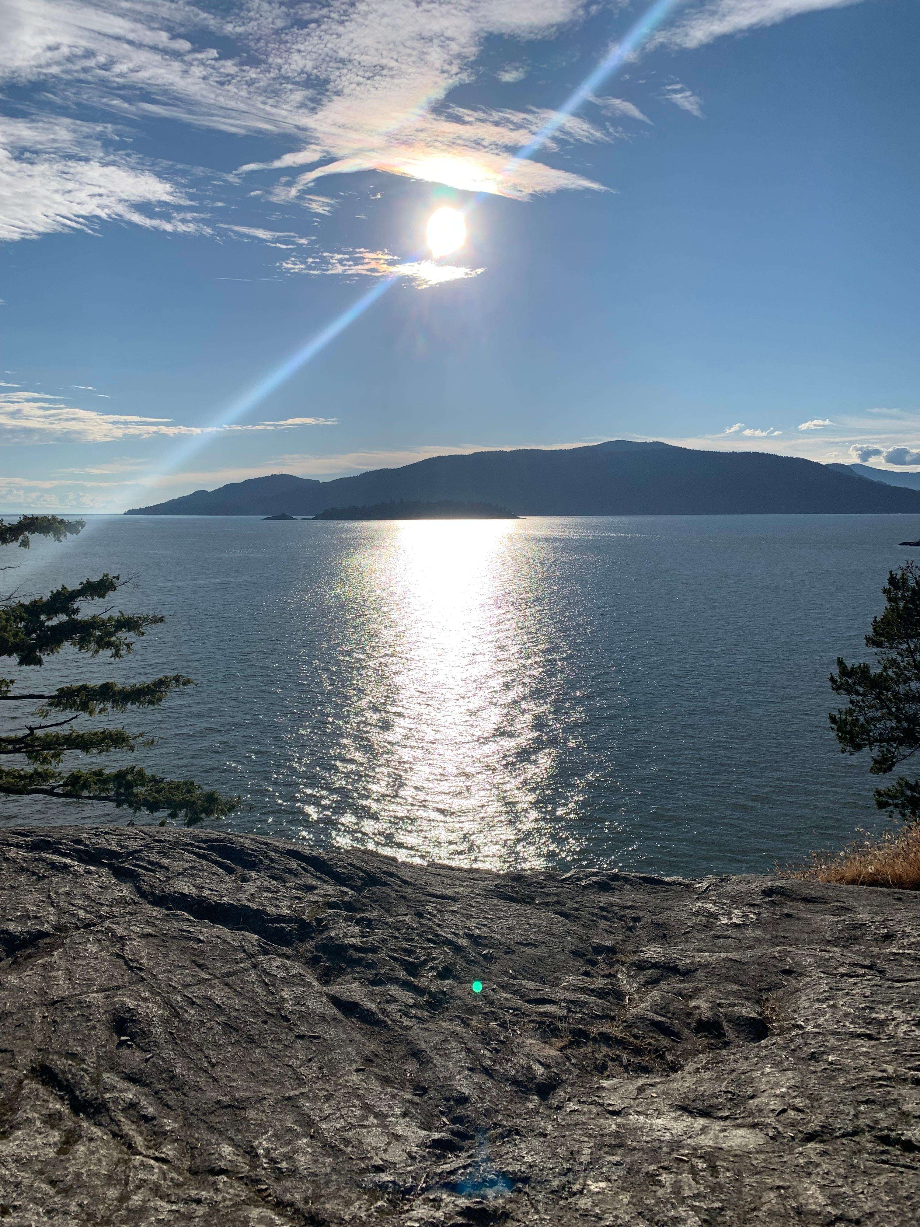 Vancouver, Lighthouse Park Hike - Hizvo