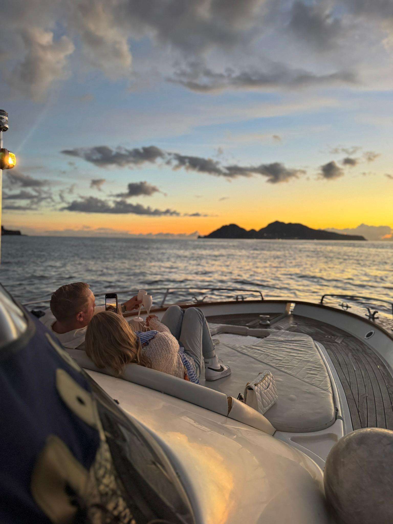 Amalfiküste-Sonnenuntergangstour in kleiner Gruppe ab Sorrent-Positano - Hizvo
