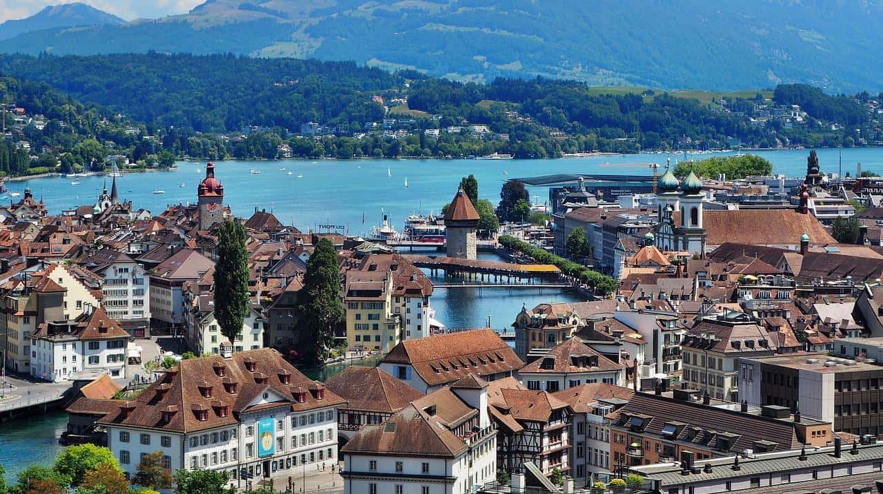 Tour privato esclusivo di Lucerna, Interlaken e Grindelwald - Hizvo