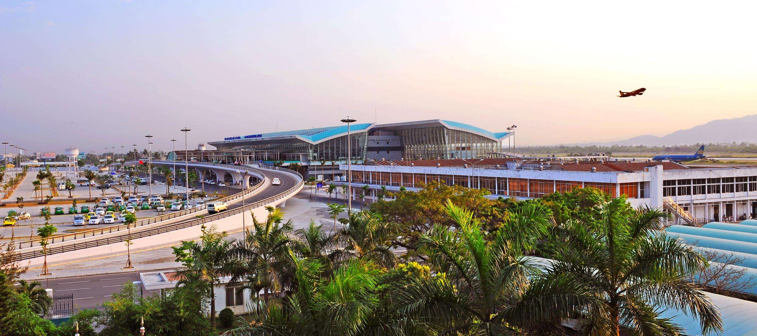Vom Flughafen Danang: Privater Autotransfer in eine Richtung nach Da Nang - Hizvo