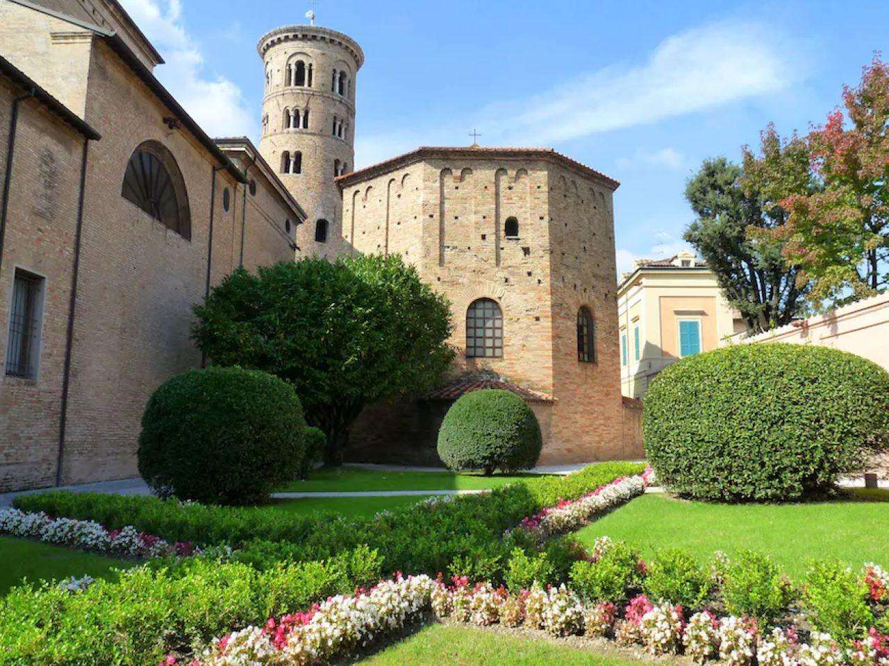 Ravenna, Private City Top Sights and Monuments Walking Tour - Hizvo