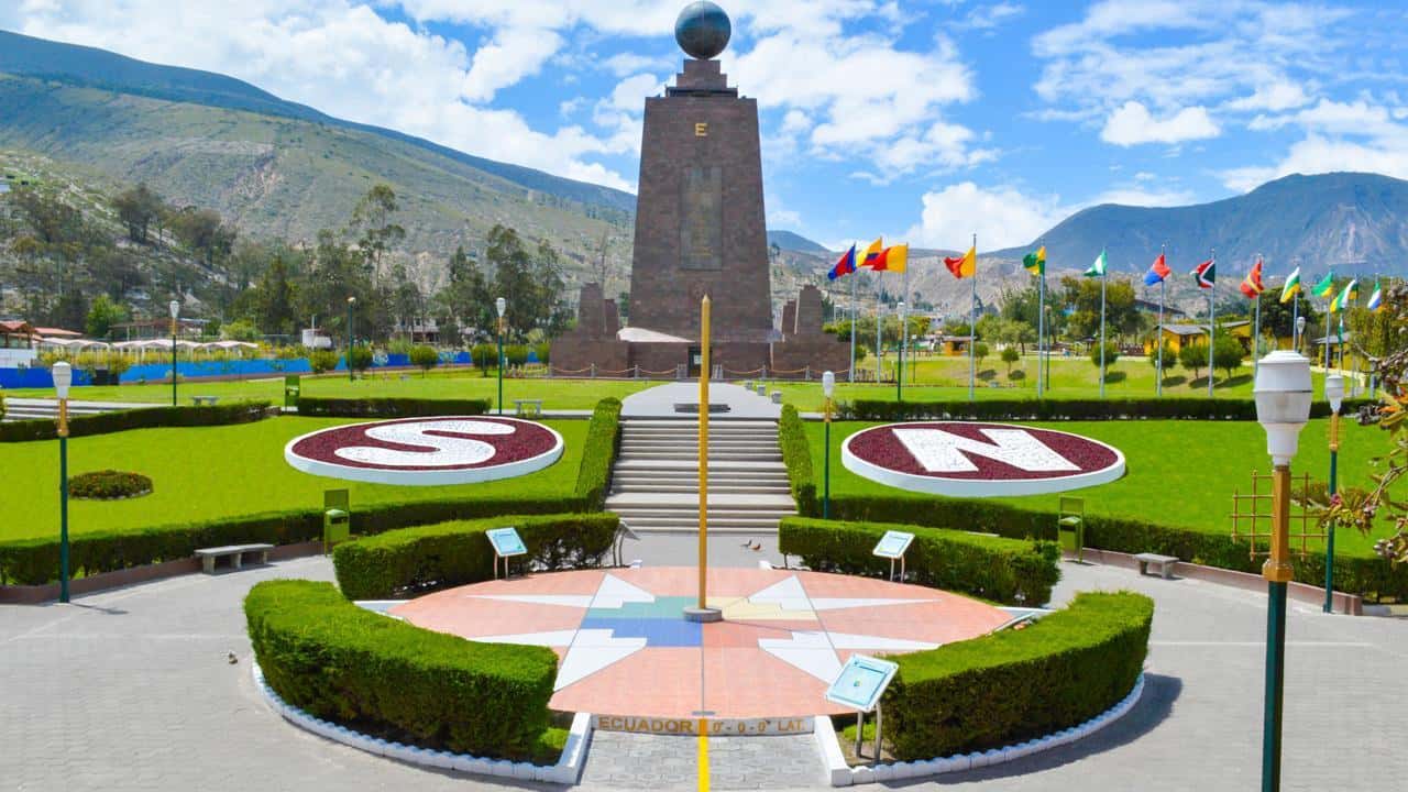 基多市，神奇基多全日游 - Hizvo
