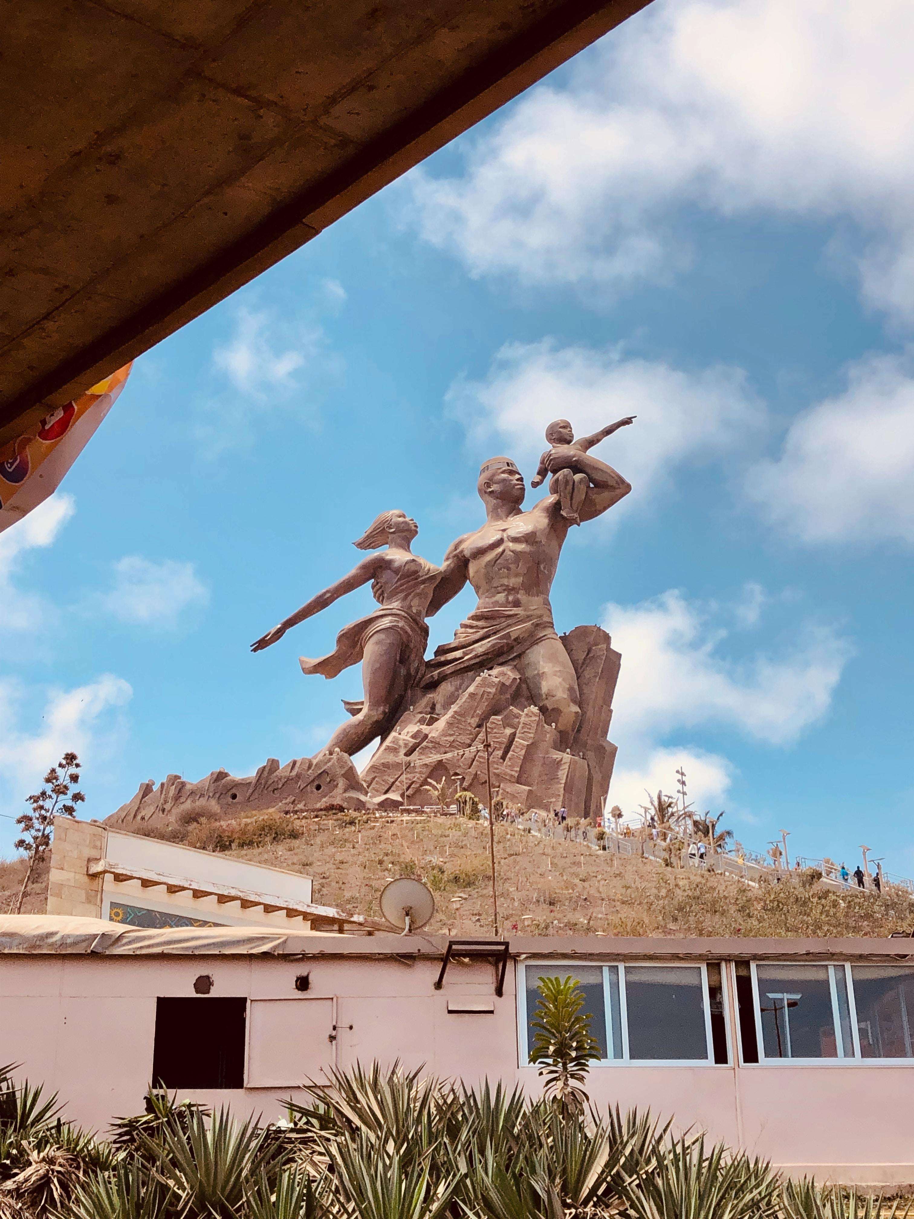 Visitez un monument, une mosquée, des marchés et une cathédrale dans la ville de Dakar - Hizvo
