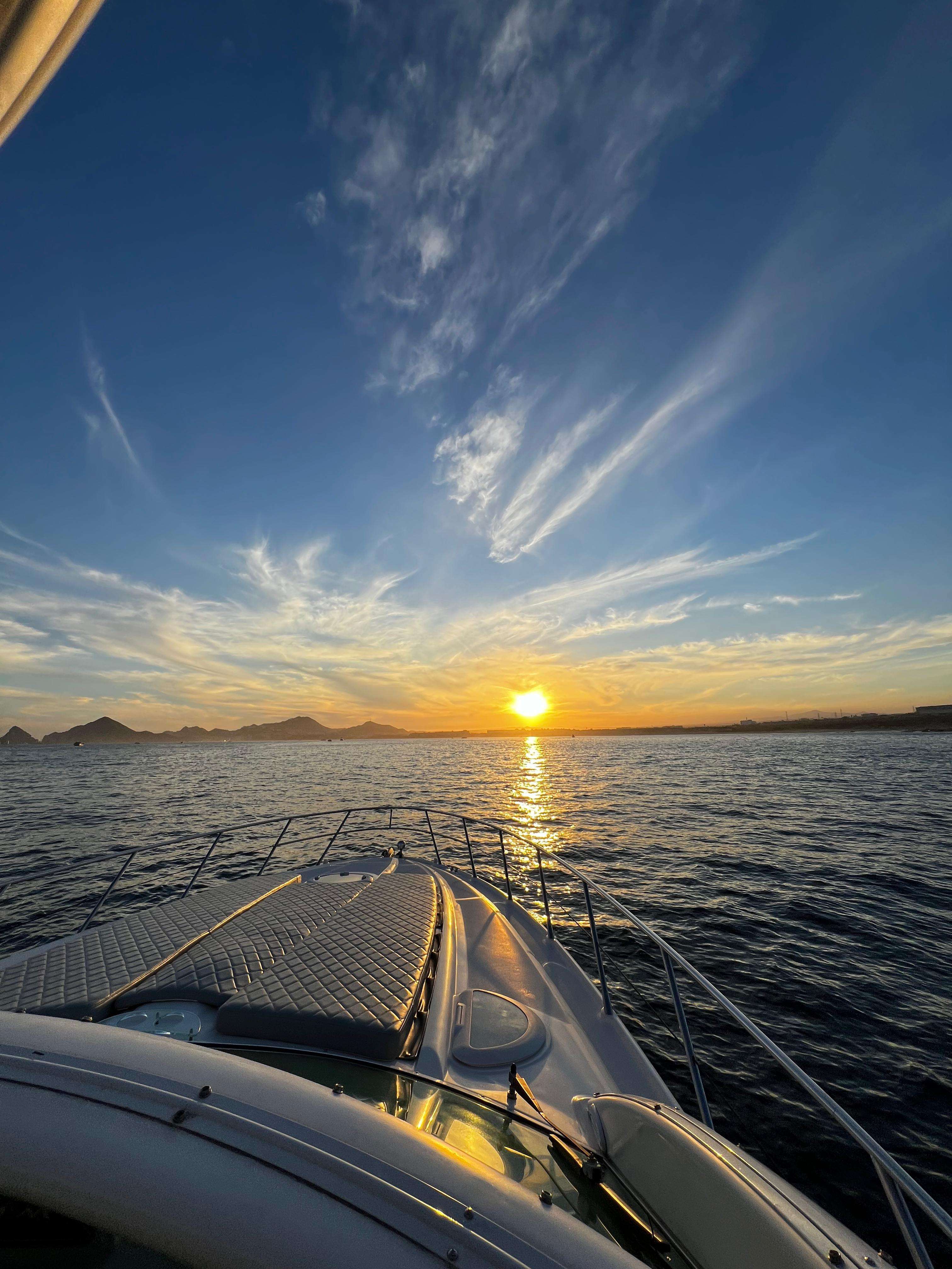 LOS CABOS, BAÍA PRIVADA E TOUR DE ARCO.  IATE DE LUXO - Hizvo