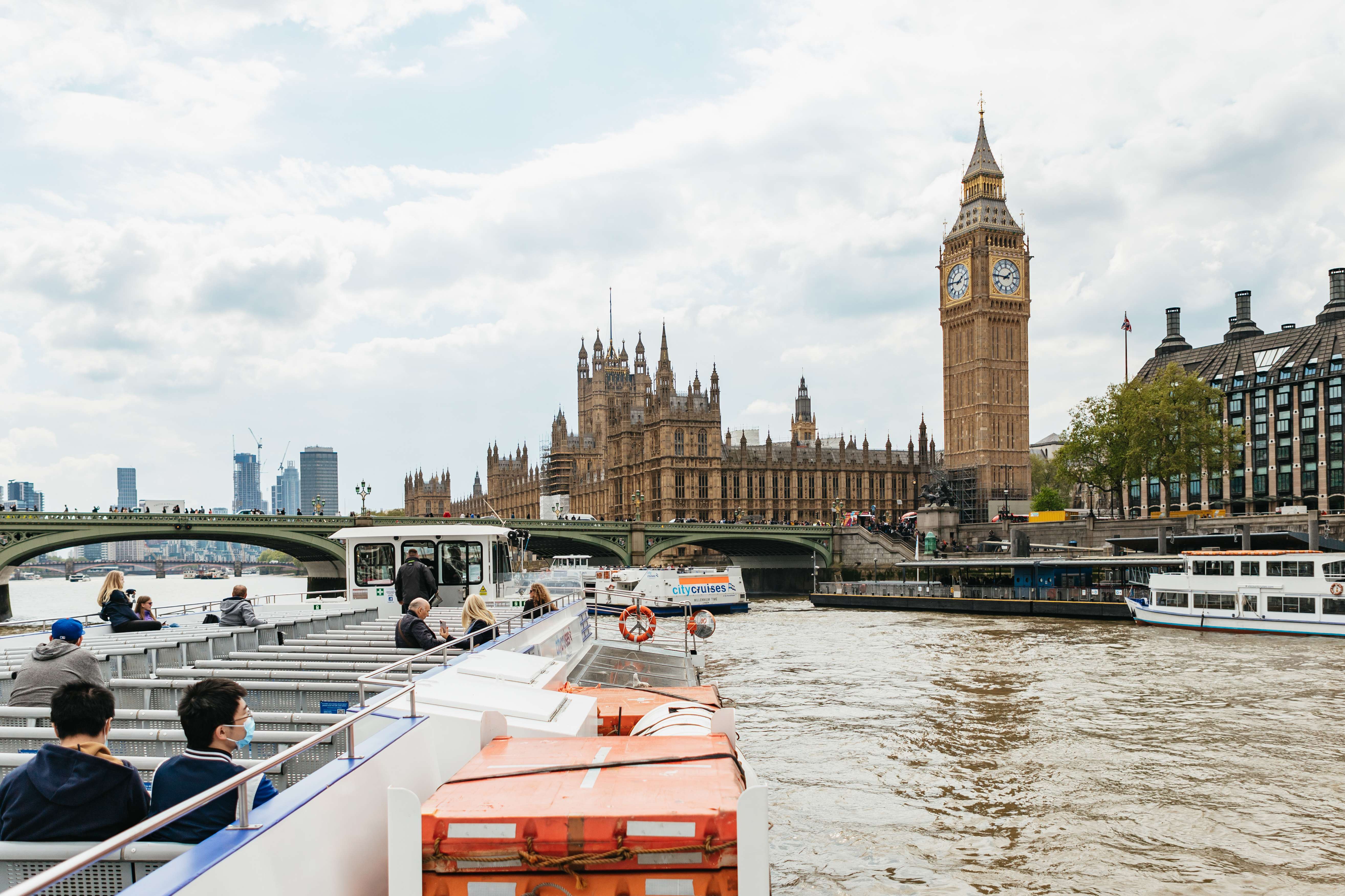 Exploring London's Charm: A Thames River Cruise Adventure - Embarking on the Thames River Cruise