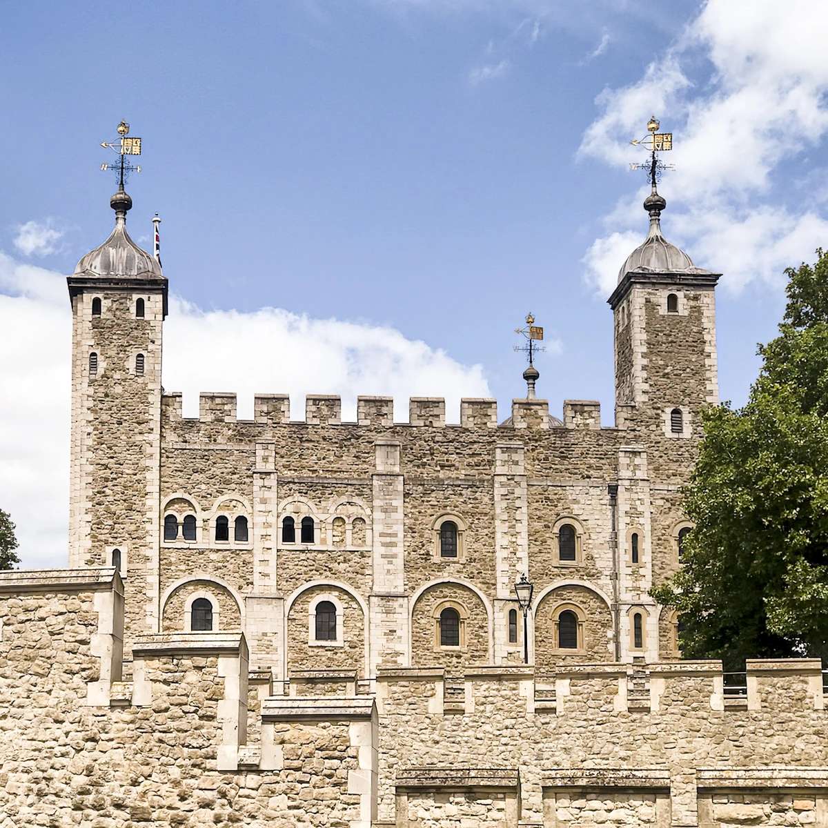 런던에서 즐길 수 있는 최고의 역사 즐길거리 12가지