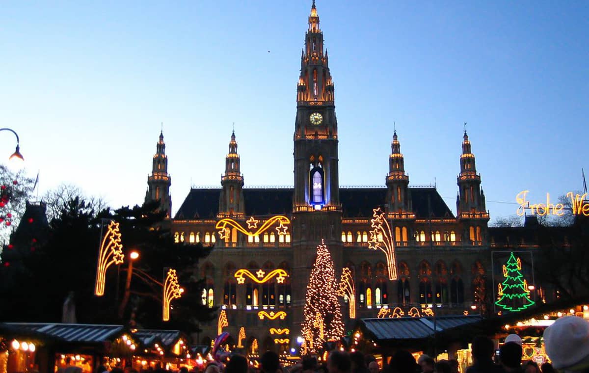 Rathaus at dusk, Rathausplatz
