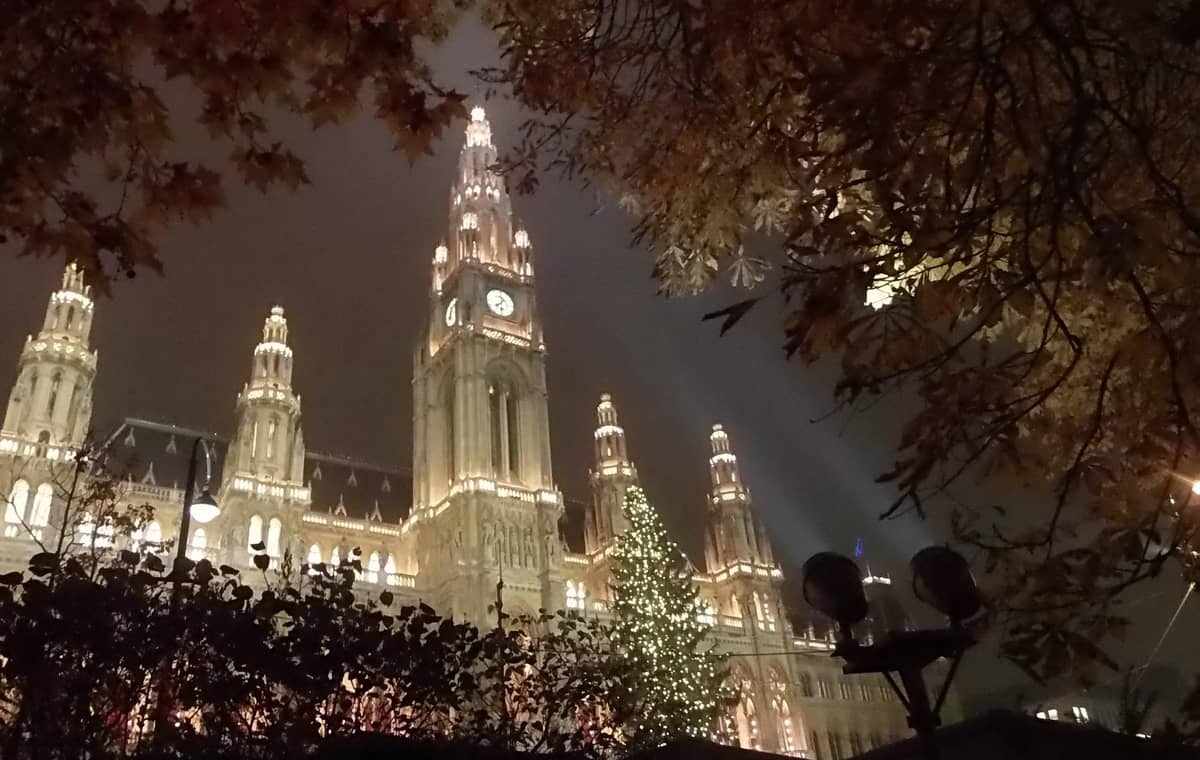 Rathaus at night, Rathausplatz