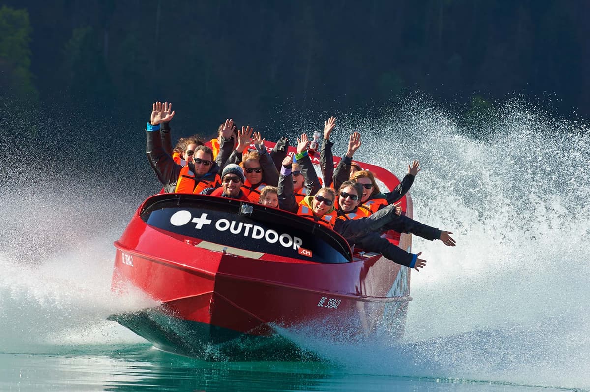 360-Grad-Drehung auf der Brienzersee-Jetboot-Tour
