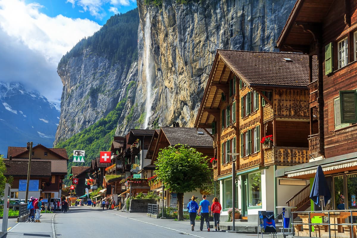 Seilbahn auf dem Weg hinauf nach Mürren in den Schweizer Alpen
